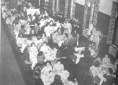 Students eat dinner in Main Building.
